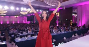 Guía experta para crear una estrategia desde cero con IA. Sonia Boost, consultora de growth marketing y fundadora de Sprint to Growth, revela cómo empezar en 2025.