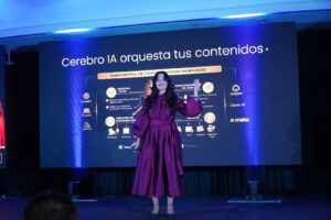 Sonia Boost explicando cómo los Agentes de IA ayudan a las empresas a automatizar ventas, atención al cliente y procesos comerciales mediante Inteligencia Artificial en Sprint to Growth Business School.